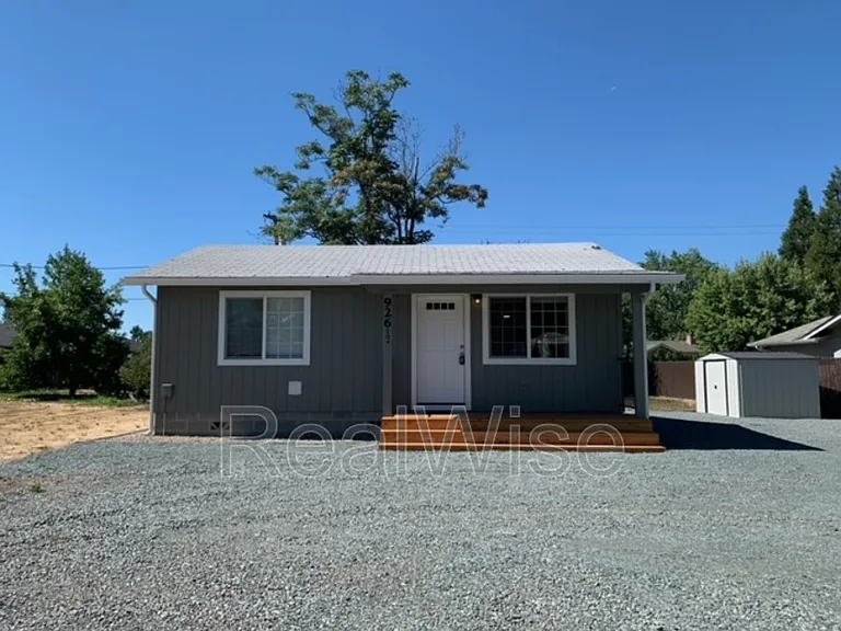926 1/2 SW Greenwood Ave — Photo 2