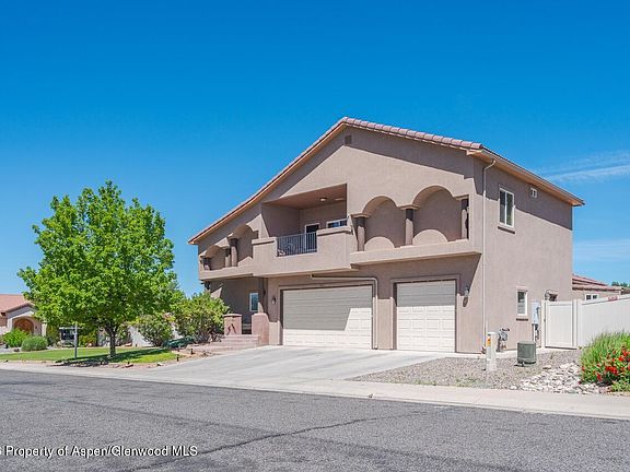 2nd image of 727 Egret Cir