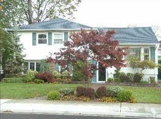 157 Pennsylvania Ave, Island Park, NY 11558
