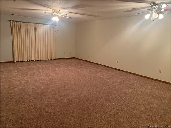 3rd image of 1304 Summer Hill Dr Unit 1304