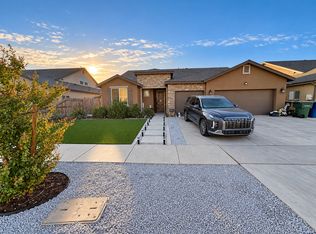 1445 W Poppy Springs Ln, Hanford, CA 93230