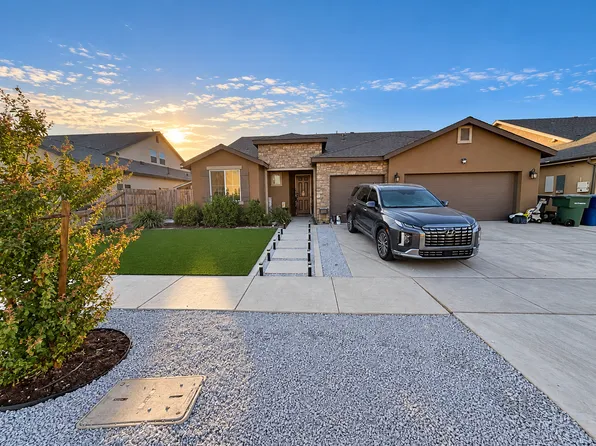 1445 W Poppy Springs Ln, Hanford, CA 93230