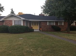 1646 Pearl St, Carthage, MO 64836