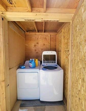 2nd image of 628 W 9th St APT 3