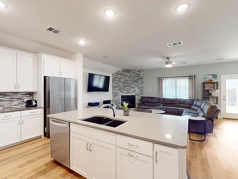 6112 Whale Rock Ct — Photo 13