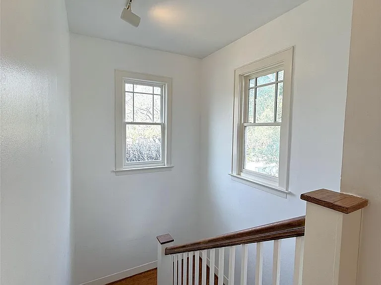 2311 Wroxton Rd — Photo 3