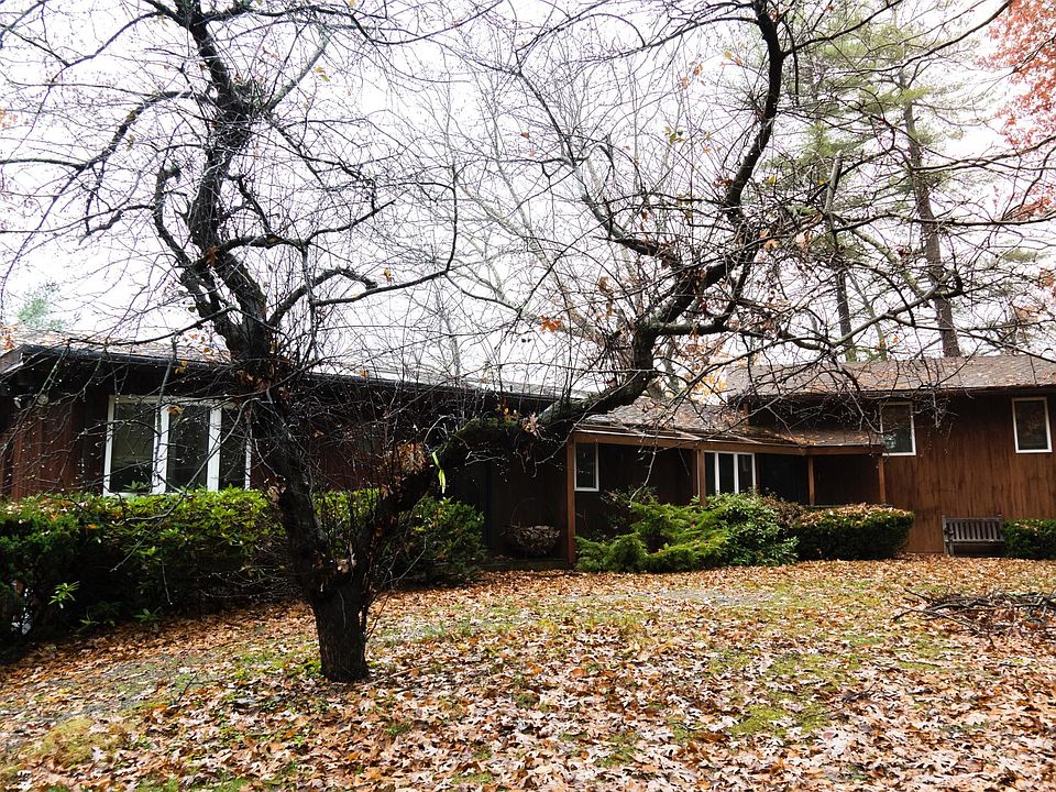 1st image of 35 Island Dr