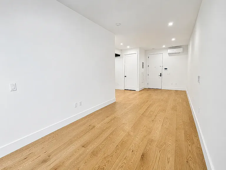 1647 New York Ave #1C — Photo 5
