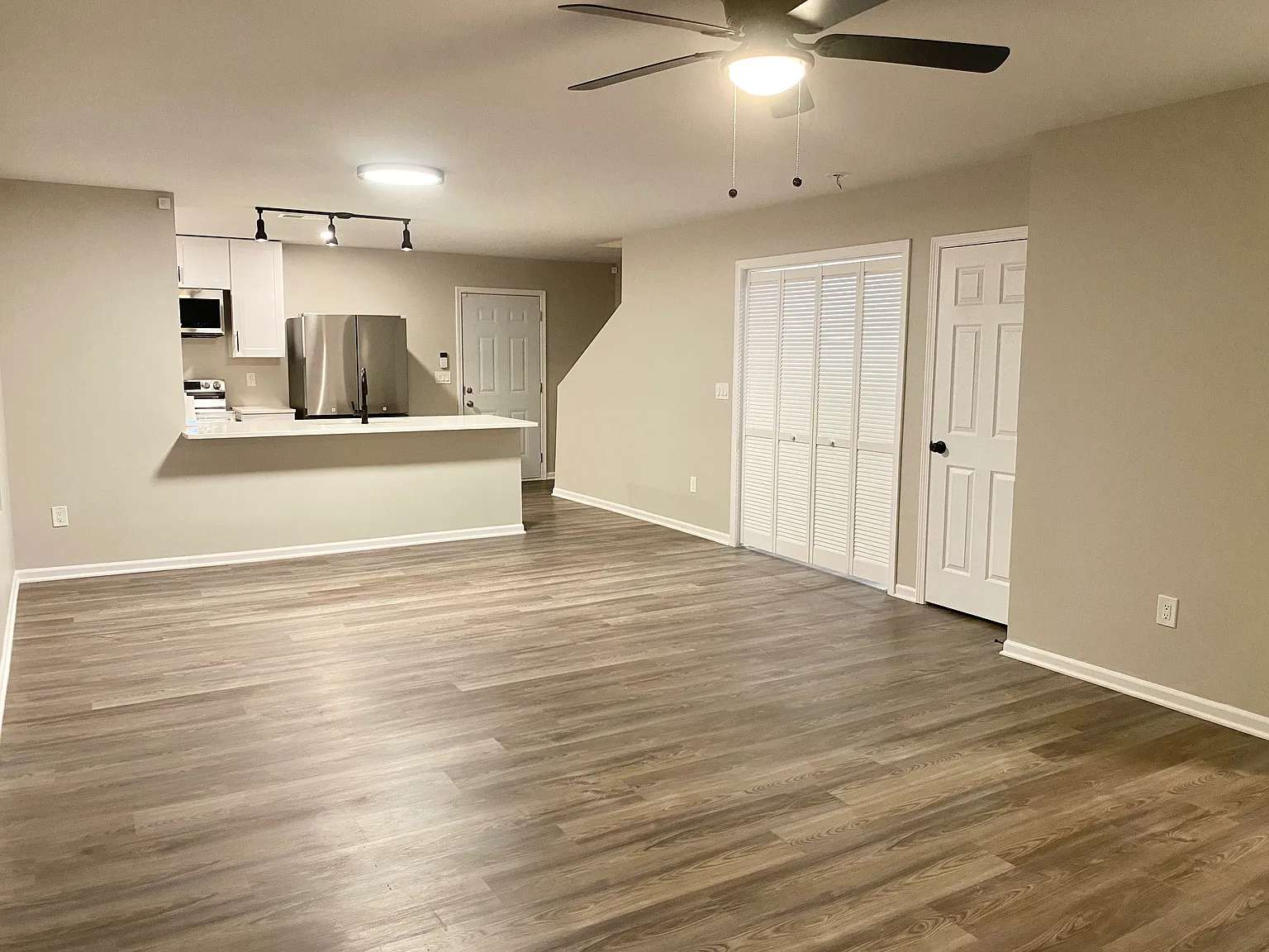 4031 Flora Ave — Photo 4