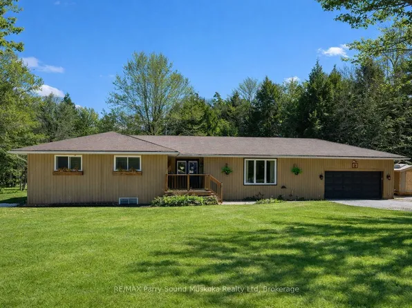 31 Lake Forest Dr, McDougall, ON P2A 2W9