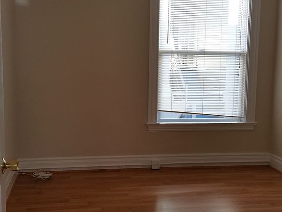 5th image of 870 Oak St APT 9