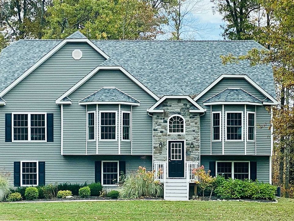 1st image of 22 Abigail Ct