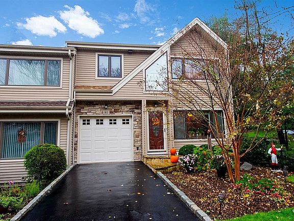 2nd image of 92 Lisa Dr