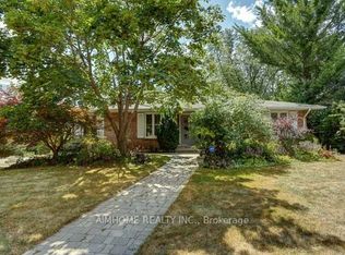 48 Bannatyne Dr, Toronto, ON M2L 2N9