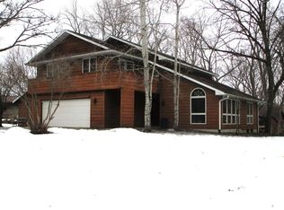 1710 Hidden Valley Dr, Iowa Falls, IA 50126