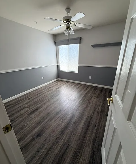 10406 Attleboro Ave — Photo 31