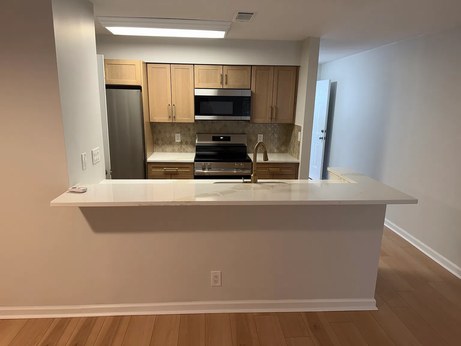 2 bed, 1200 sqft, $1,700 — Photo 2