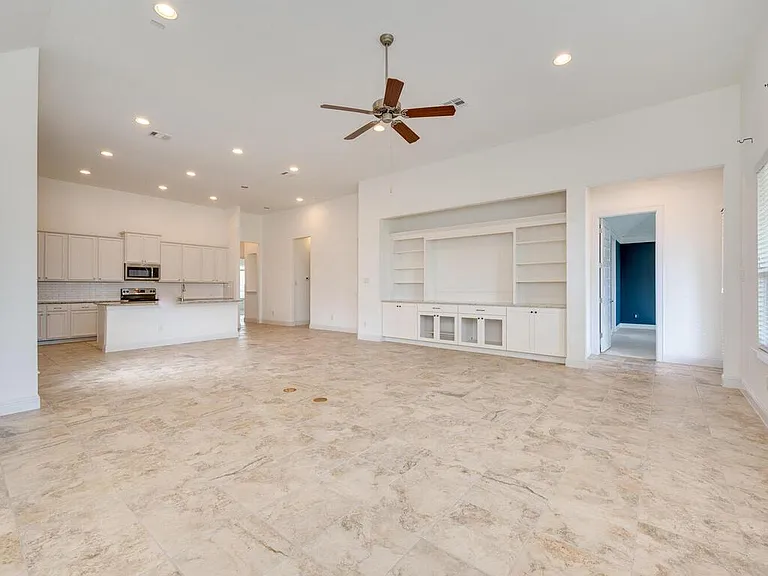 220 Oxbow Cv — Photo 18