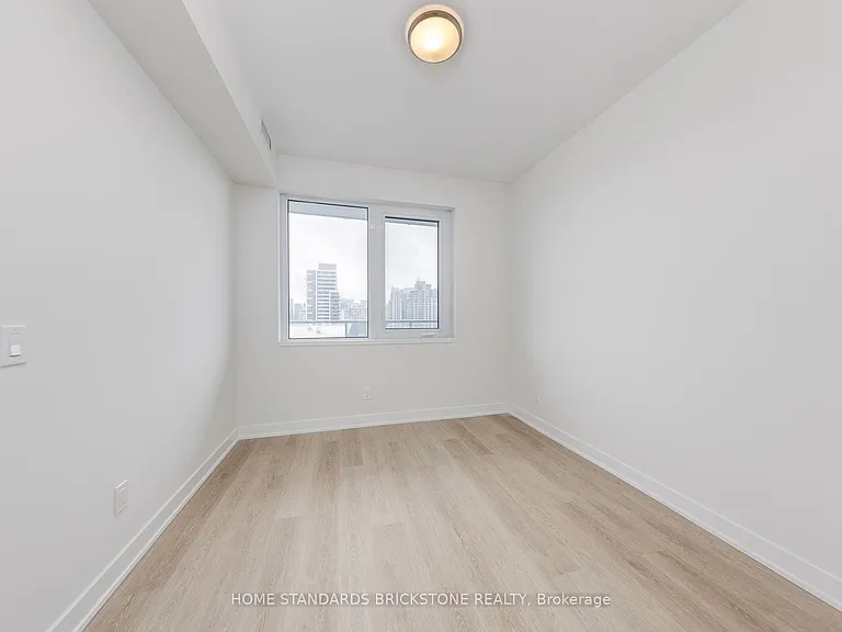 15 Ellerslie Ave #2009 — Photo 5