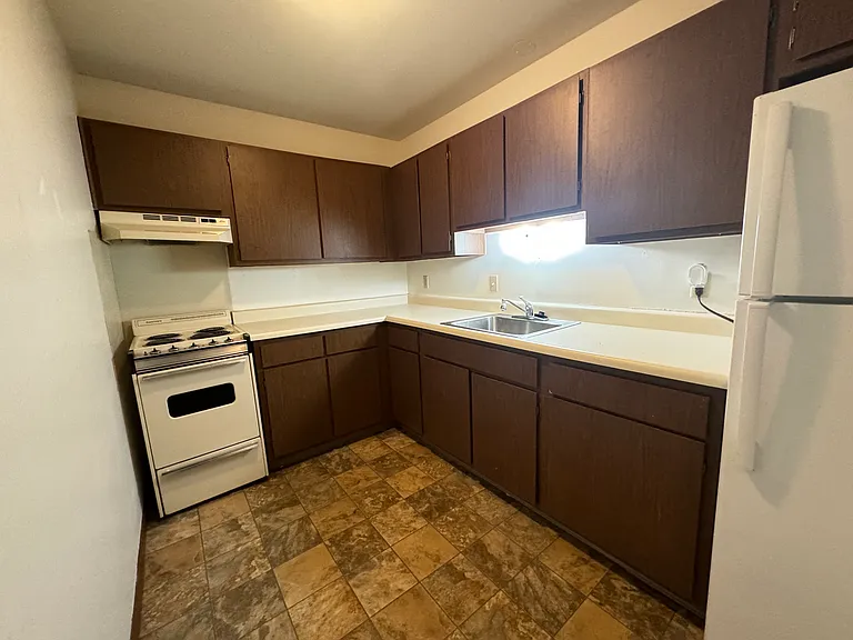 121 Colonial Dr #110 — Photo 3