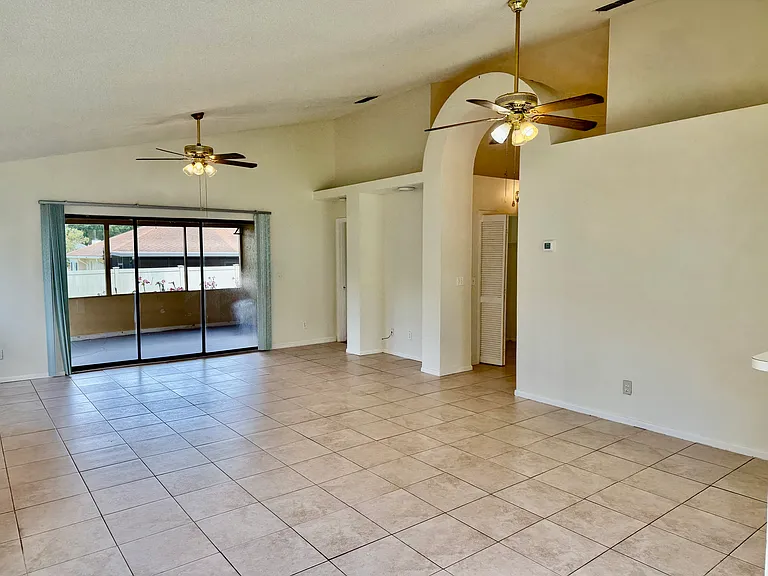 1012 Henson Ct — Photo 3