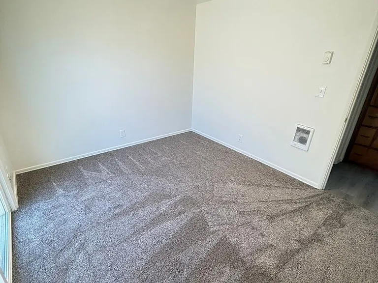 2202 Oak St SE — Photo 11