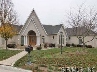 6630 Fox View Dr, Edwardsville, IL 62025