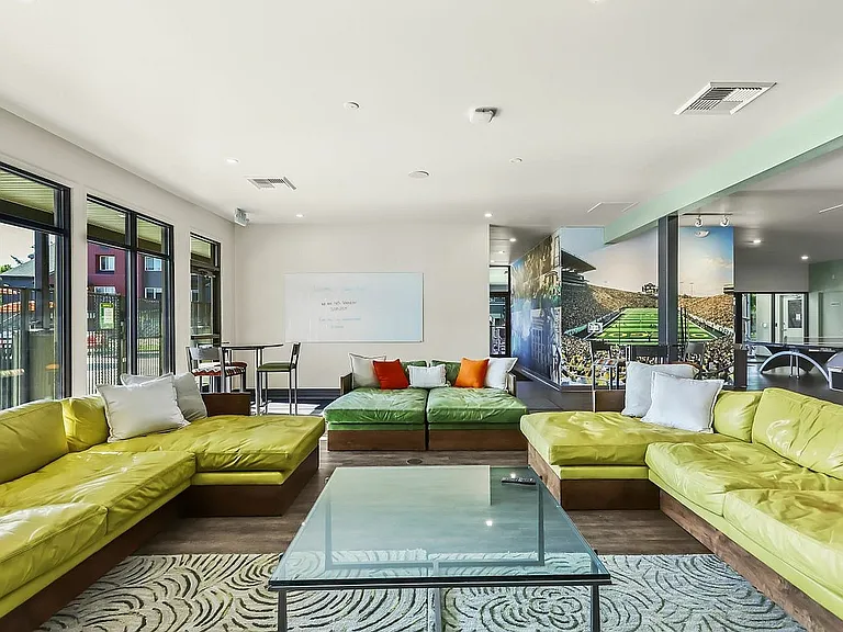 3225 Kinsrow Ave - WEB-27