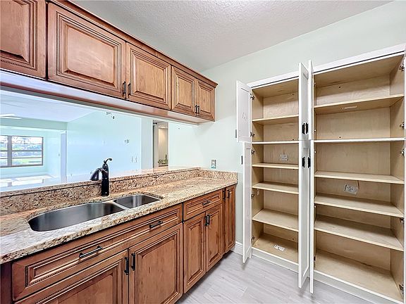 4th image of 38 Plantation Dr APT 103