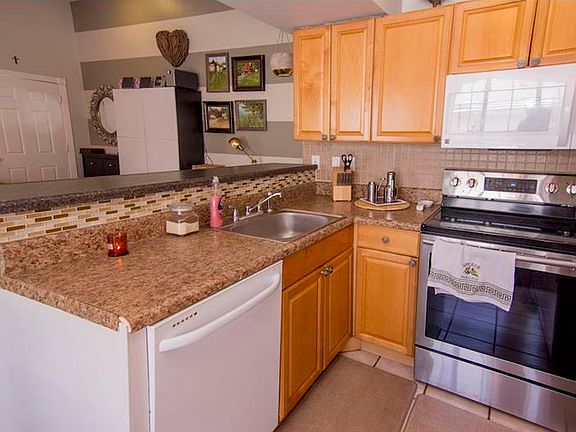 5th image of 3371 Shorncliffe Ln