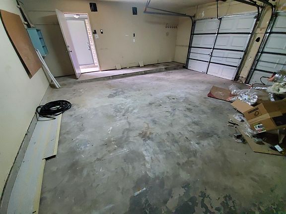 4th image of 2101 Yorktown Ct N