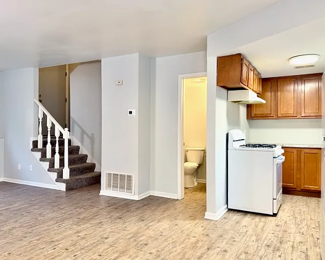 521 Cedar St NE — Photo 5