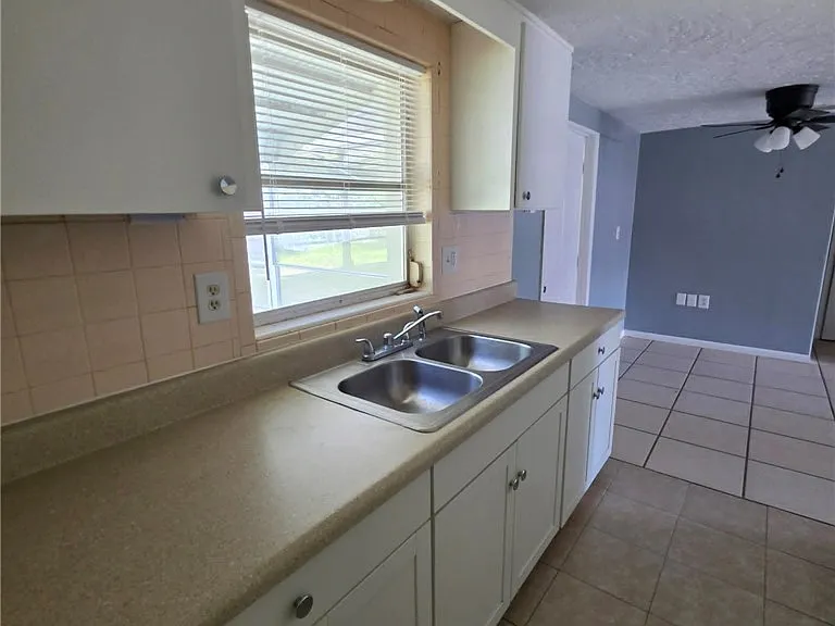 45 S Monroe St — Photo 11