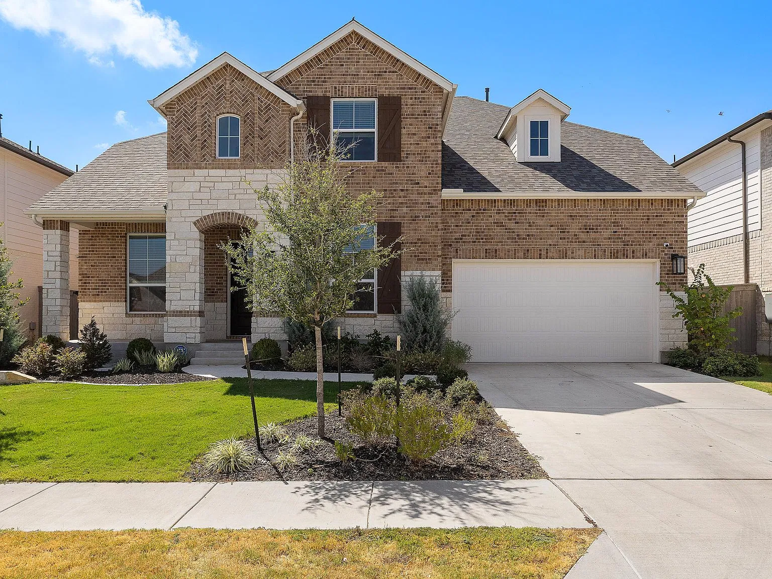 4 bed, 3.0 bath, 3012 sqft, $2,995 — Photo 2