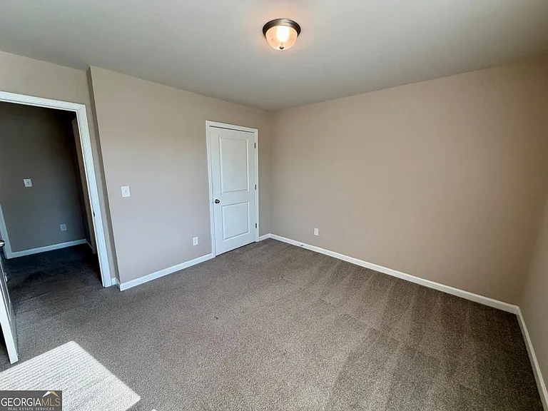 126 W Lexington Ave — Photo 6