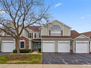 734 W Streamwood Blvd #B, Streamwood, IL 60107