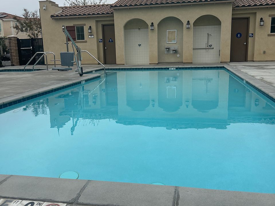 2nd image of 1220-1220 W Foothill Blvd