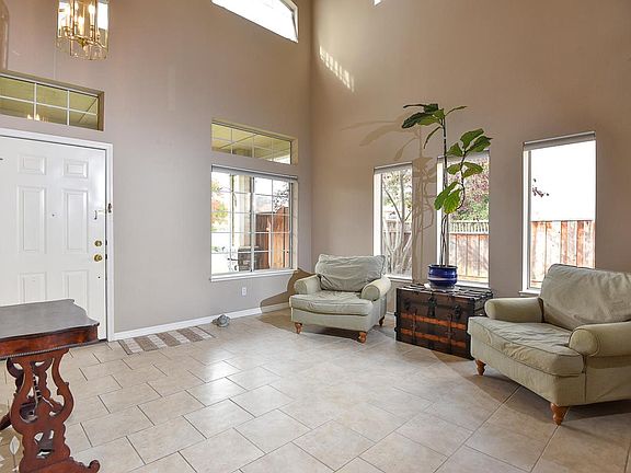 3rd image of 15410 La Arboleda Way