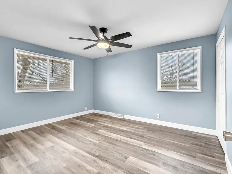 124 Yorktown Rd — Photo 13