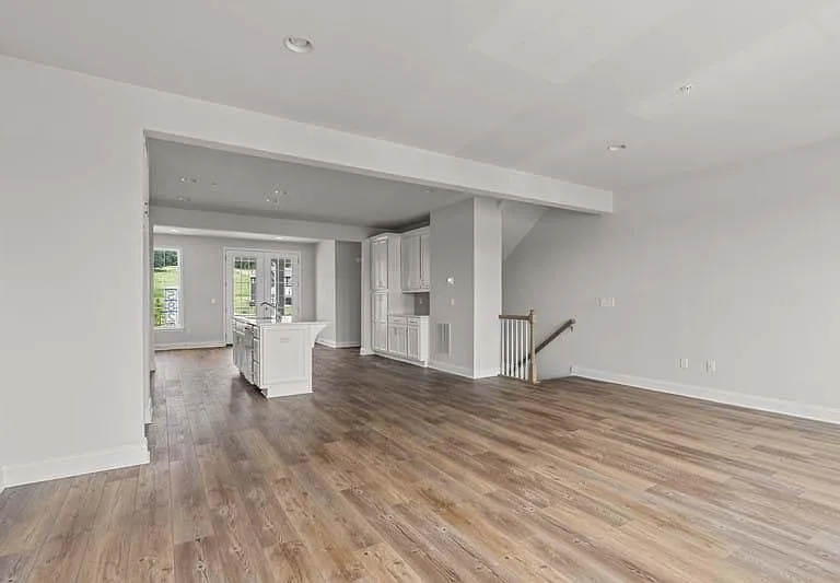 3225 Parade St — Photo 7