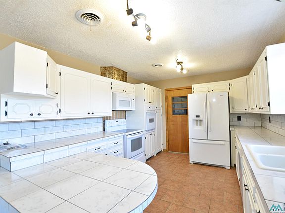 4th image of 2401 Williams Ave