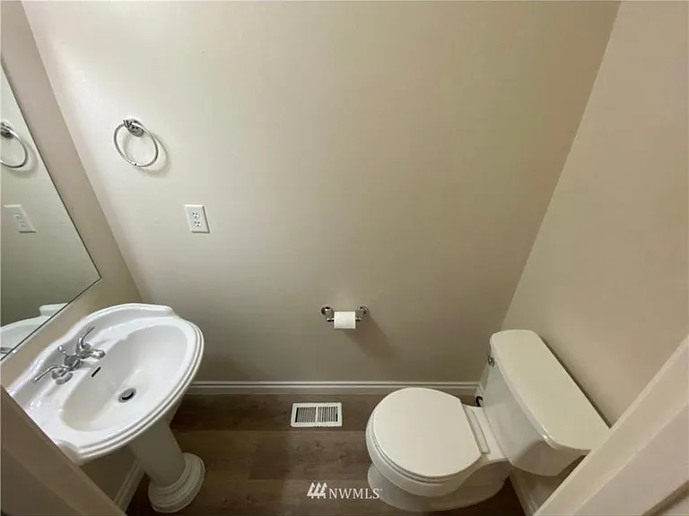7209 33rd Ave NE — Photo 5