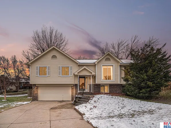 15439 Cuming Cir, Omaha, NE 68154
