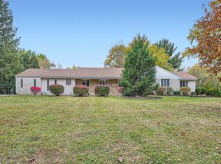 27501 W Henry Ln, Barrington, IL 60010