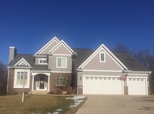 1215 Eagle Ridge Rd, Cedar Falls, IA 50613