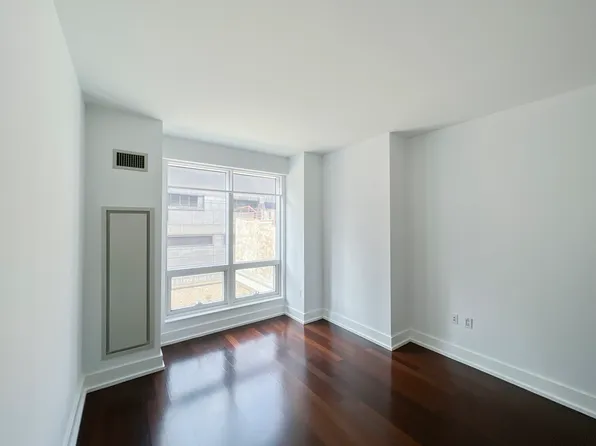 350 West 42nd Street image 10 of 17