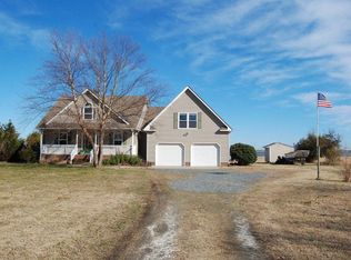 151 Solo Ln, Knotts Island, NC 27950