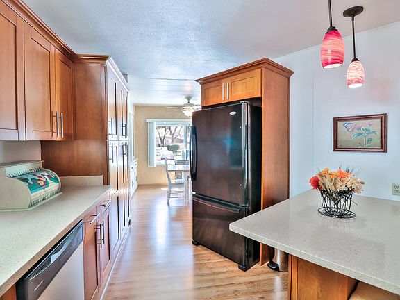 3rd image of 275 Burnett Ave Spc 18