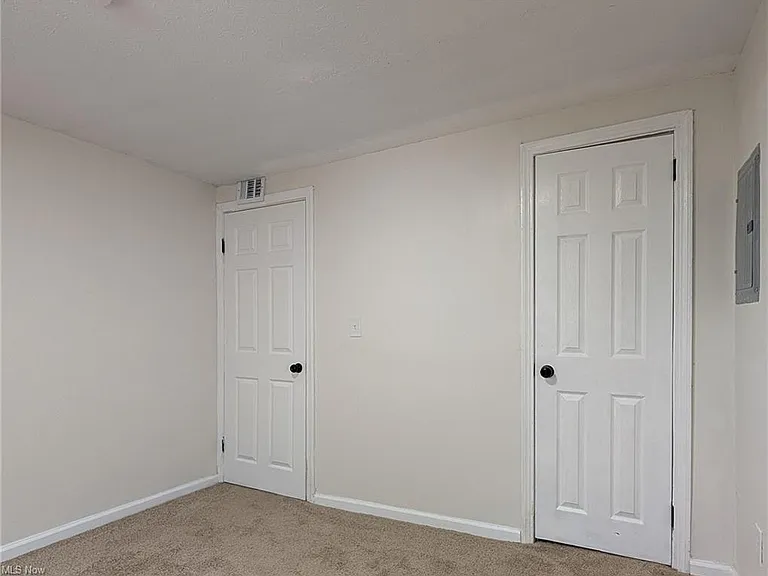 14817 Naples Ave — Photo 14