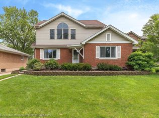 4911 Stanley Ave, Downers Grove, IL 60515